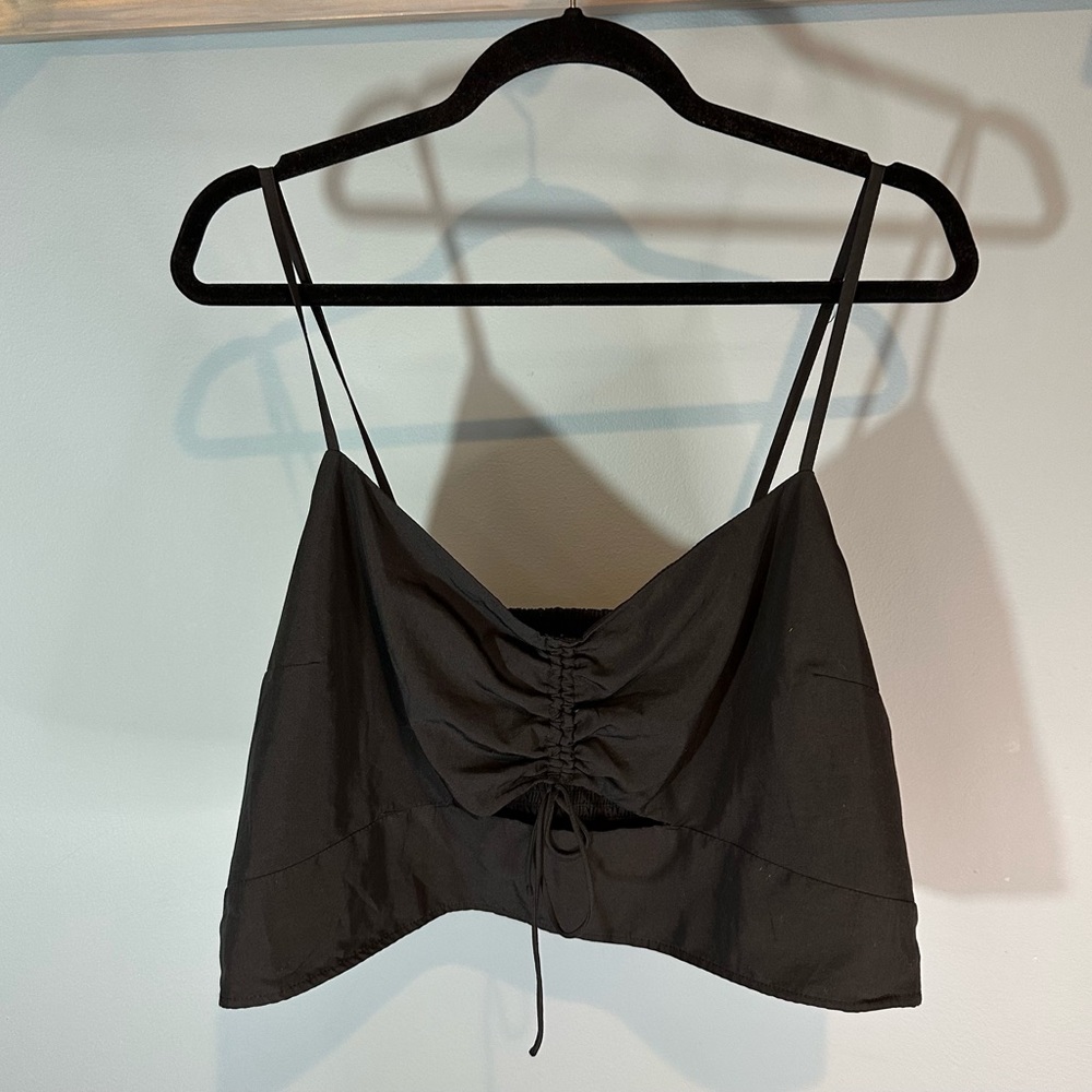 Abercrombie & Fitch Cinched Peep Hole Crop Top in Black
